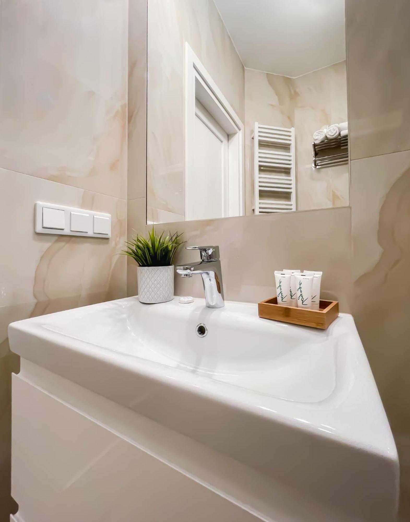 Warsaw Seasons By Alluxe Boutique Apartments Habitación foto